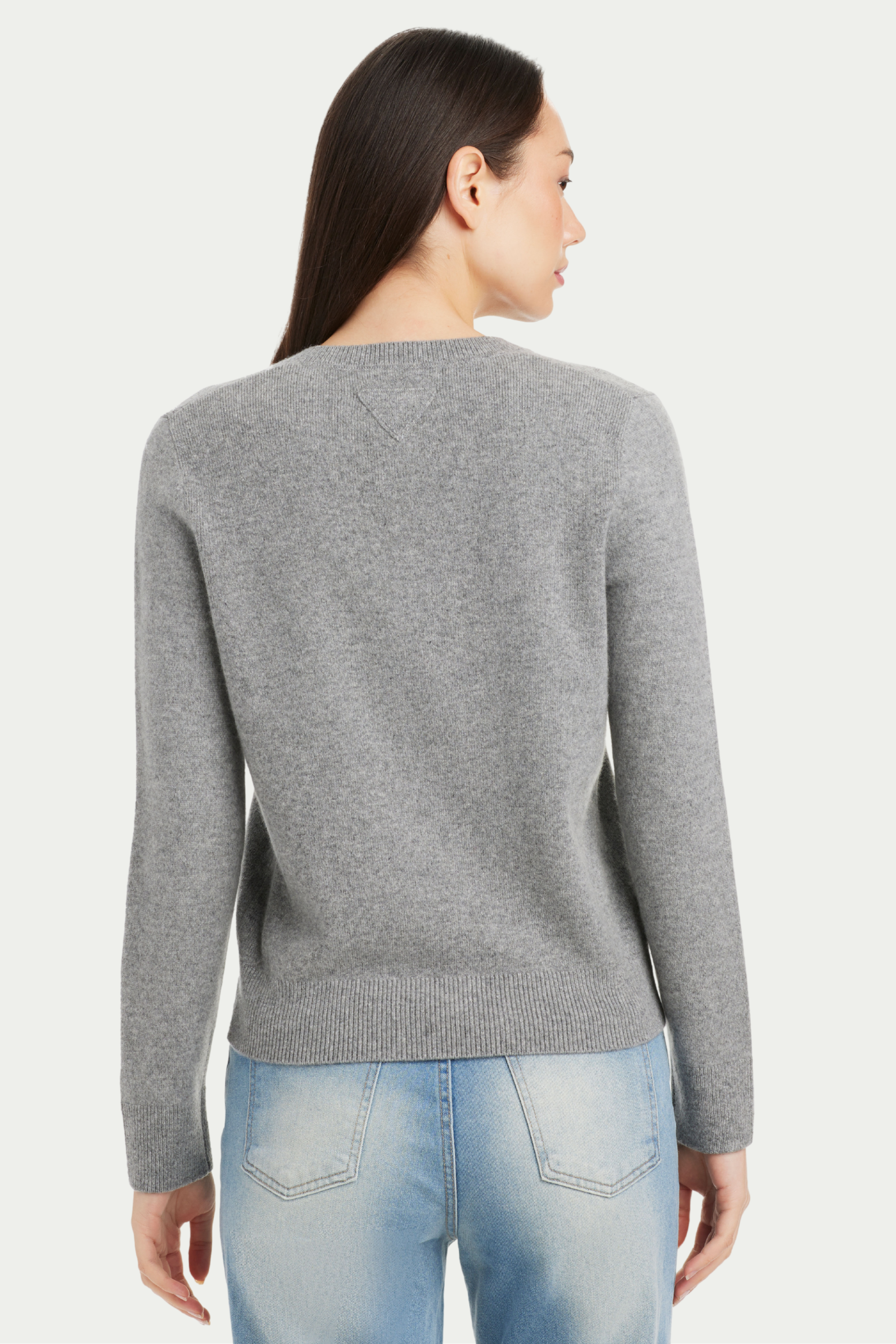Alpha V Neck Cashmere Sweater - SOLOVA MOVE