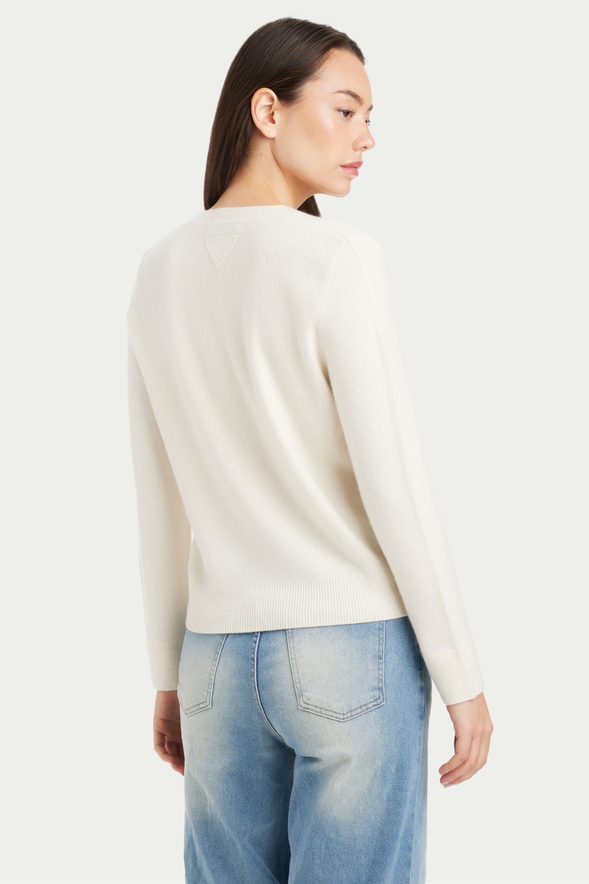 Alpha V Neck Cashmere Sweater - SOLOVA MOVE