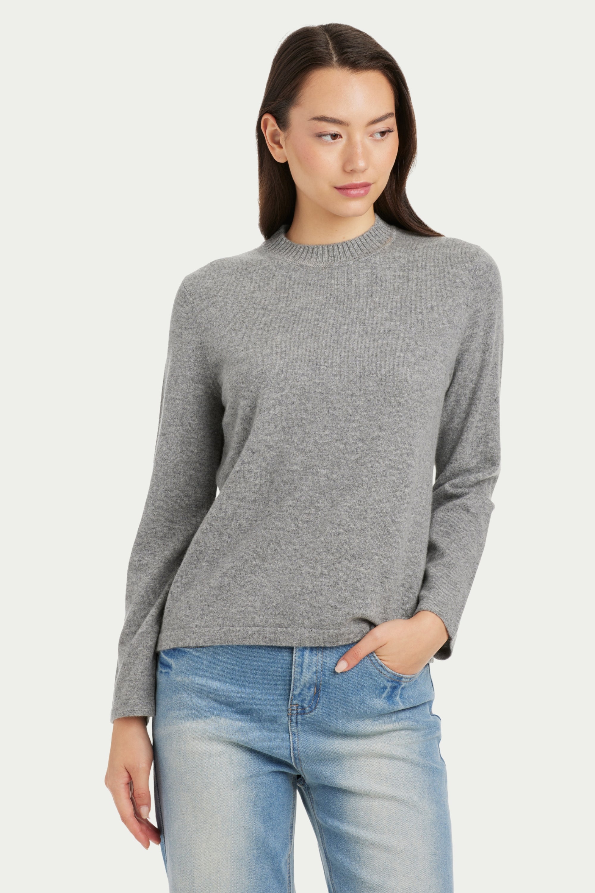 Suri Cashmere Crew Neck Sweater - SOLOVA MOVE