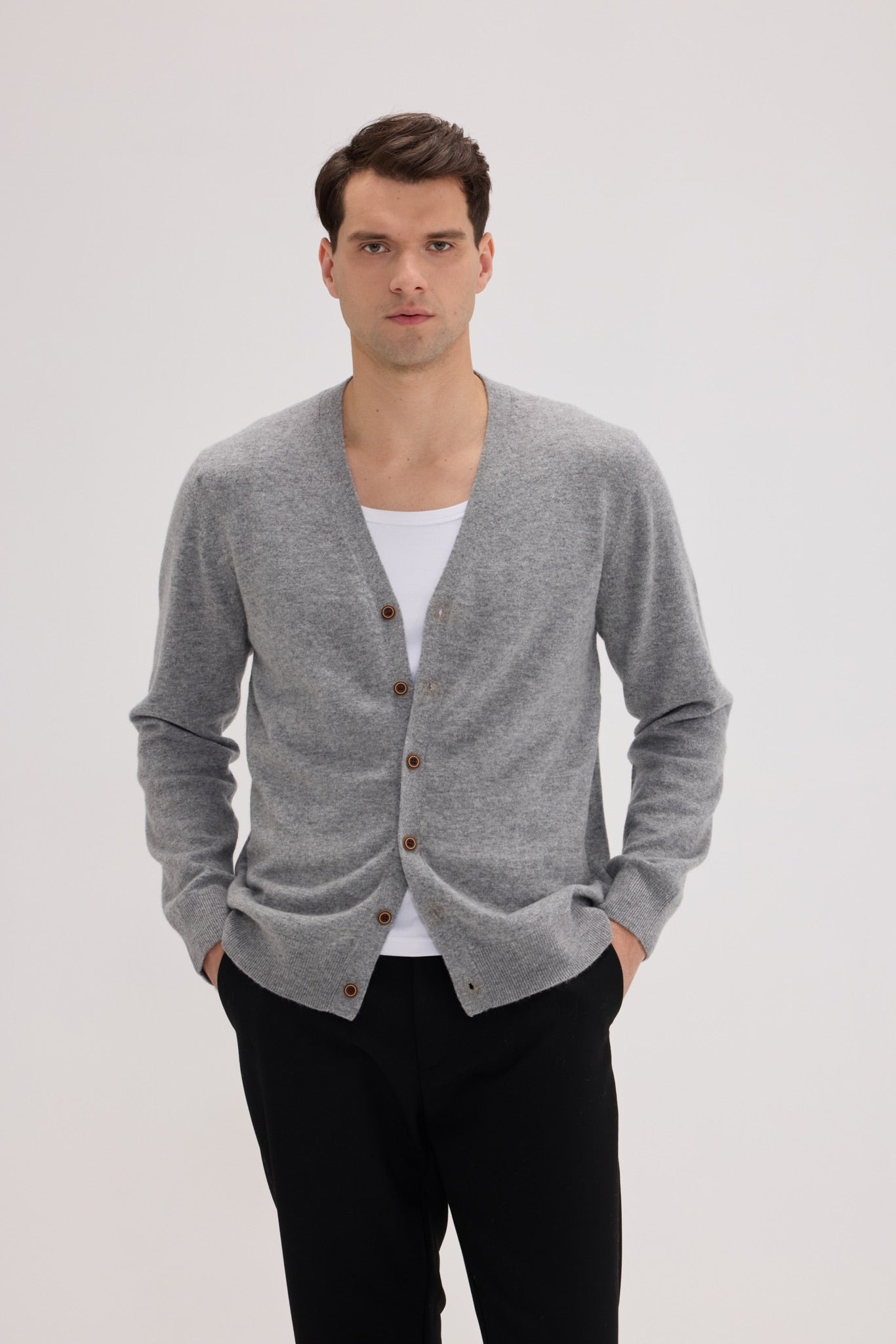 Daily Men's V Neck Cardigan - SOLOVA MOVE