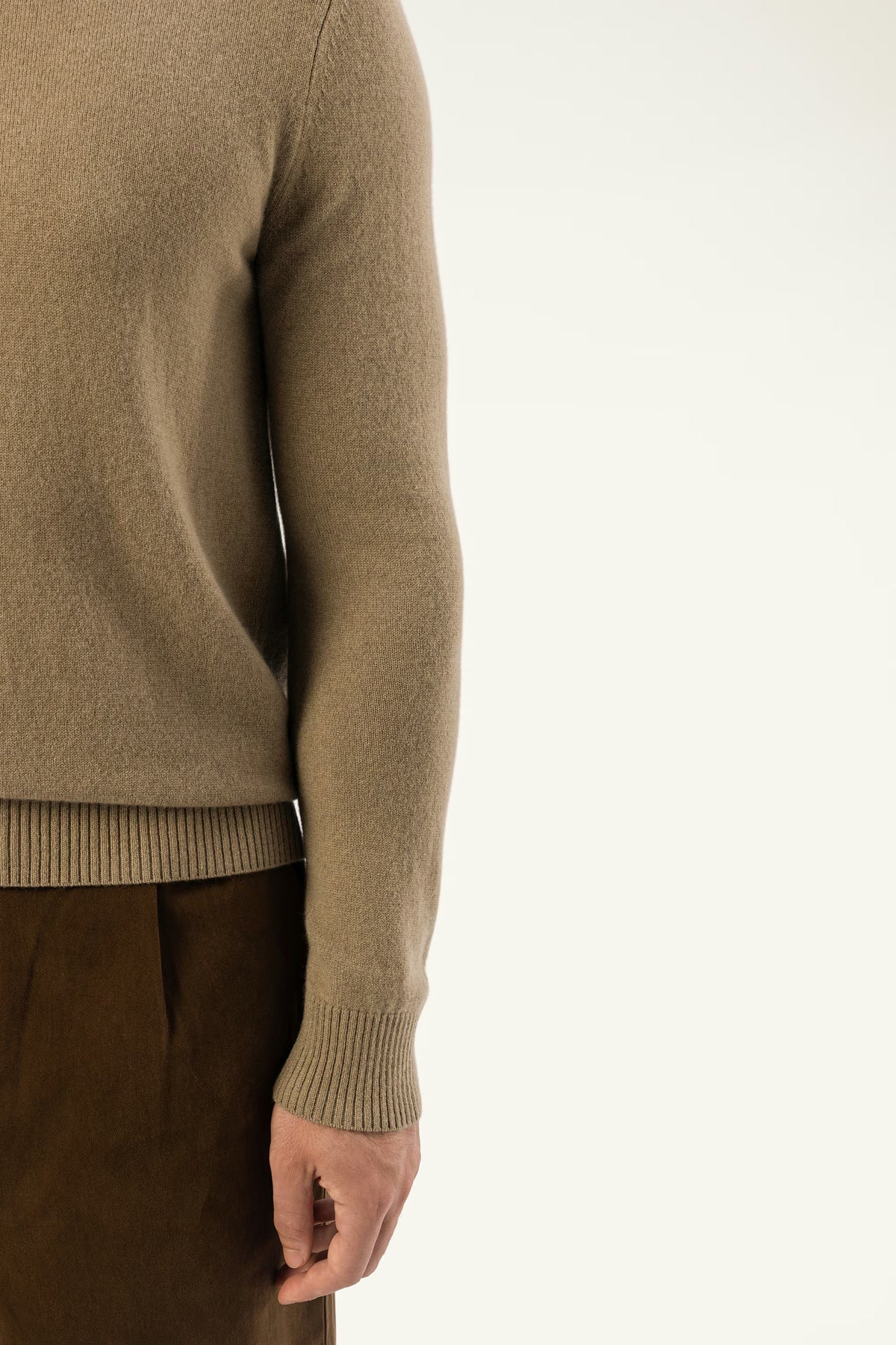 Daily 100% Cashmere Men's Crew Neck Sweater-Army Green - SOLOVA MOVE