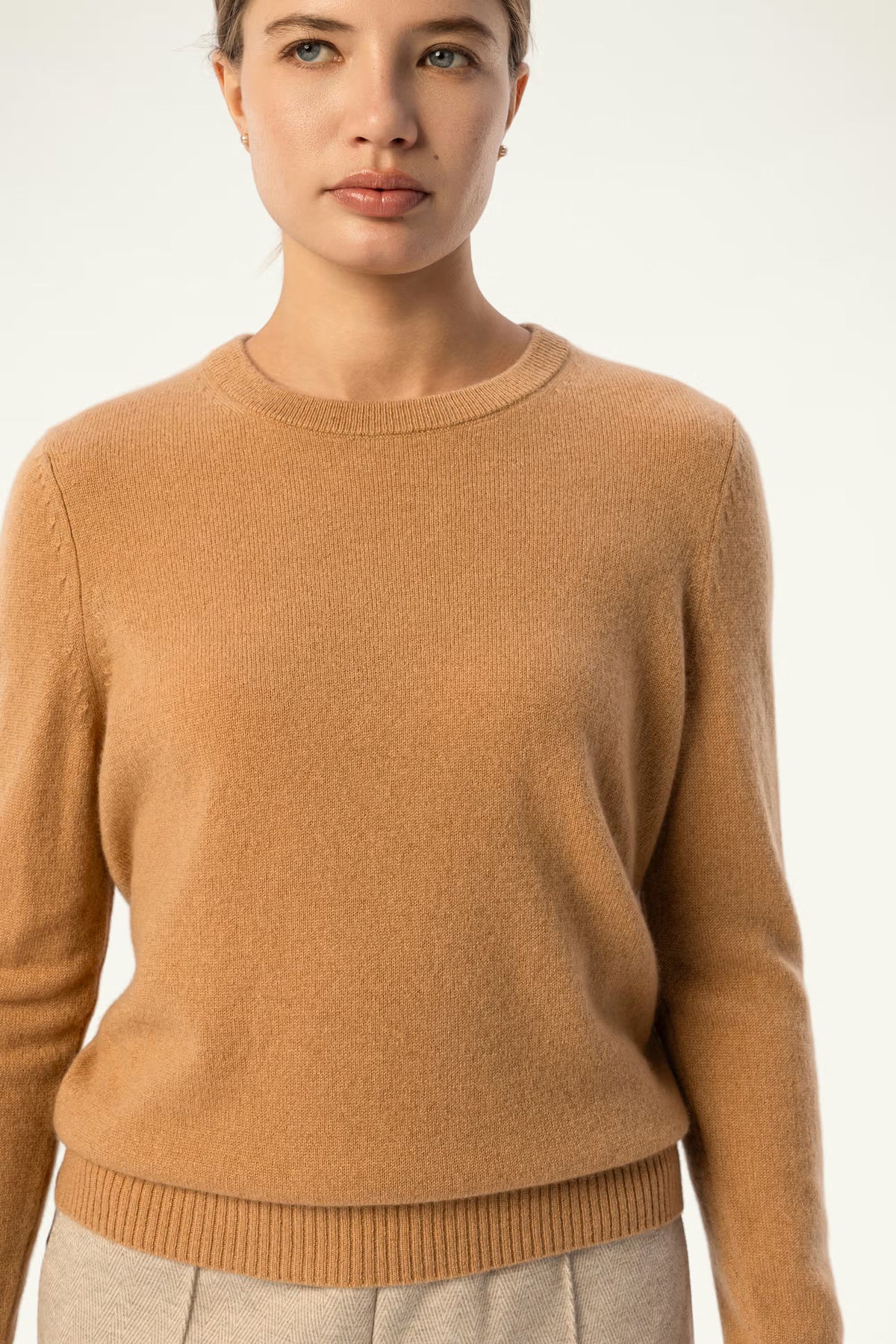 Daily 100% Cashmere Women's Crew Neck Sweater-Camel - SOLOVA MOVE
