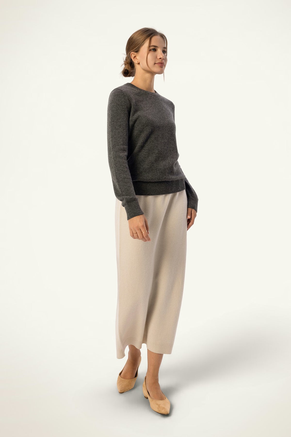Daily 100% Cashmere Women's Crew Neck Sweater-Charcoal - SOLOVA MOVE
