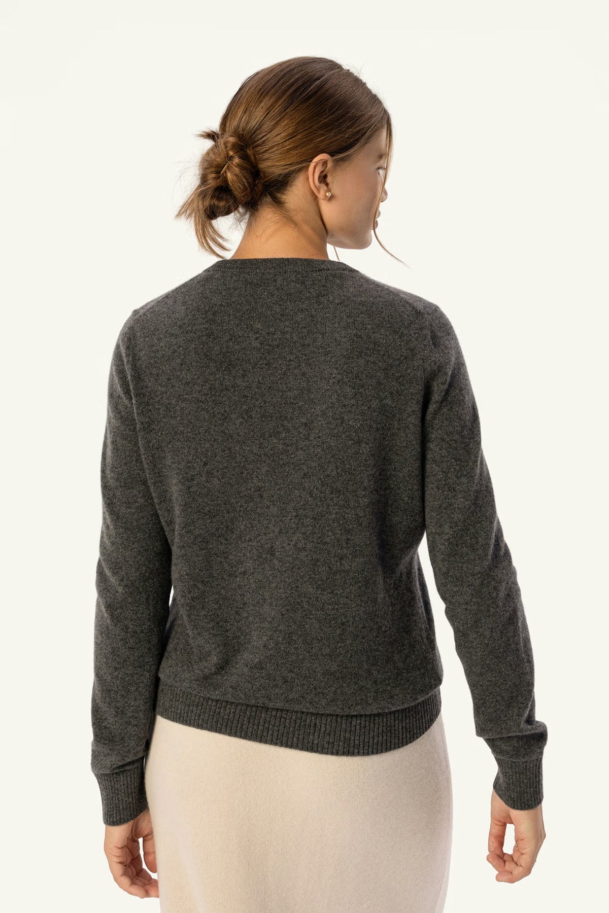 Daily 100% Cashmere Women's Crew Neck Sweater-Charcoal - SOLOVA MOVE