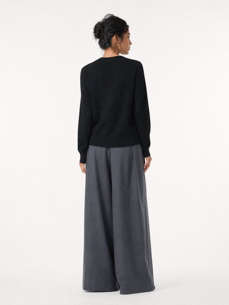 Daily 100% Cashmere Women's Crew Neck Sweater-Black