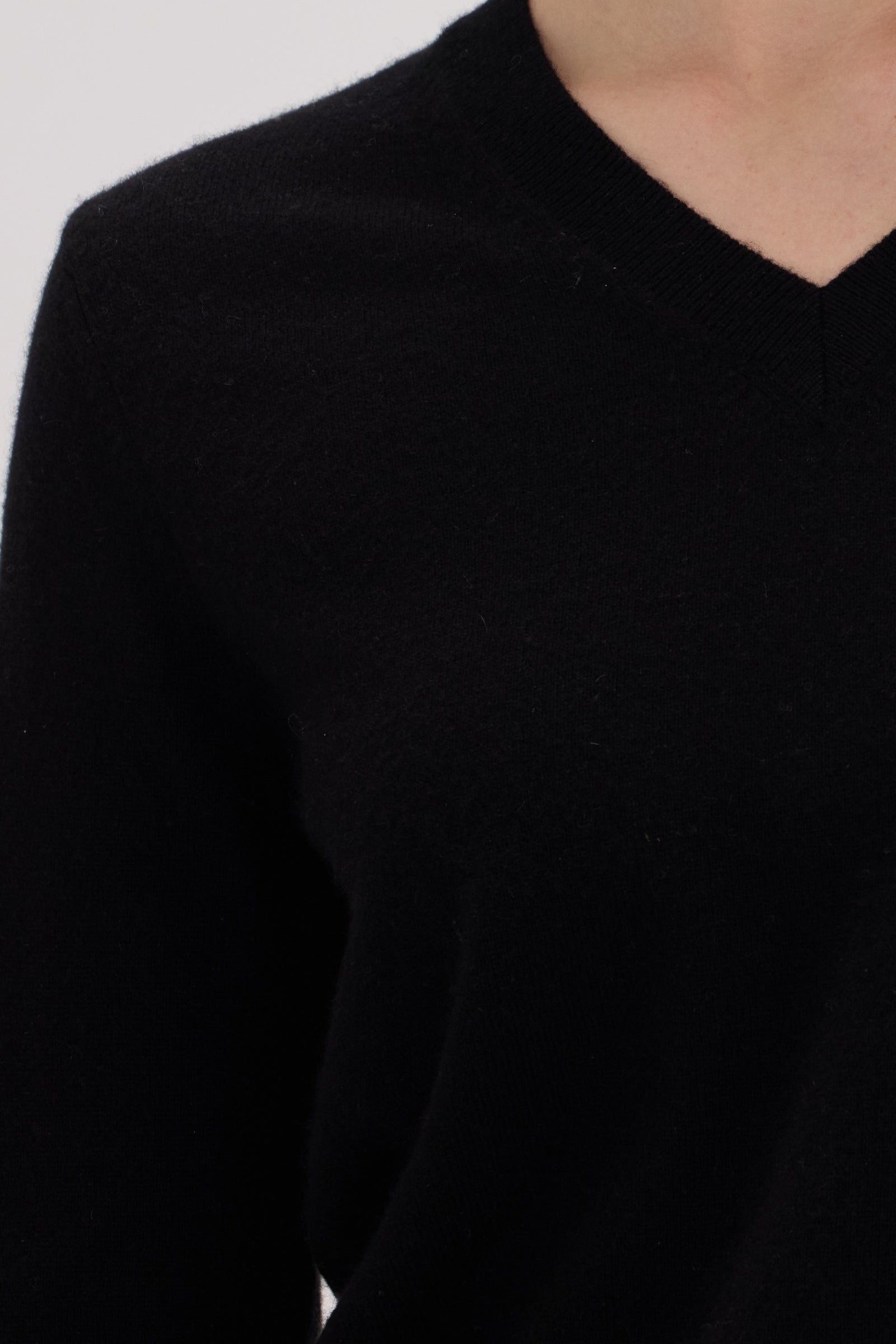 Sonia Baby Cashmere V Neck Sweater - SOLOVA MOVE