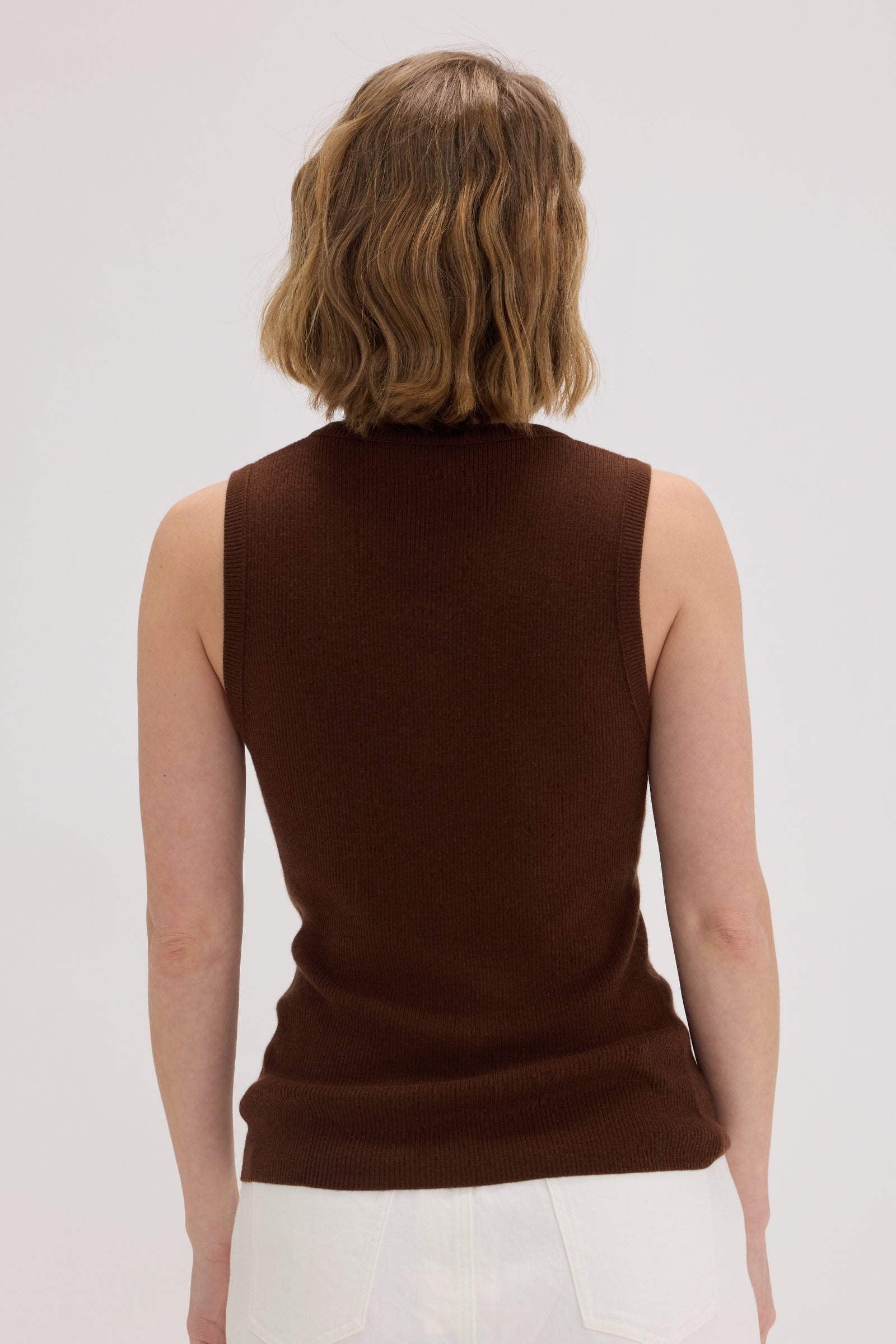 Cashmere Blend Sleeveless Crewneck Knit Top - SOLOVA MOVE