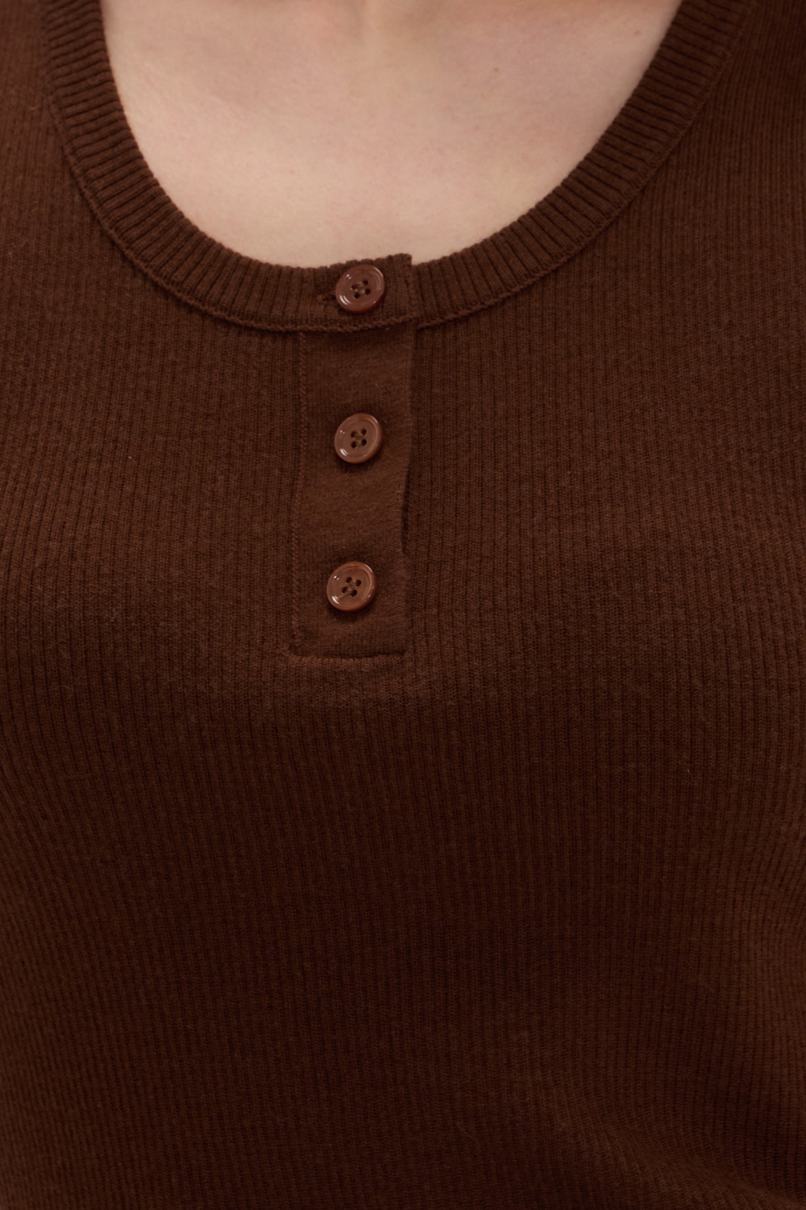 Cashmere Blend Sleeveless Crewneck Knit Top - SOLOVA MOVE