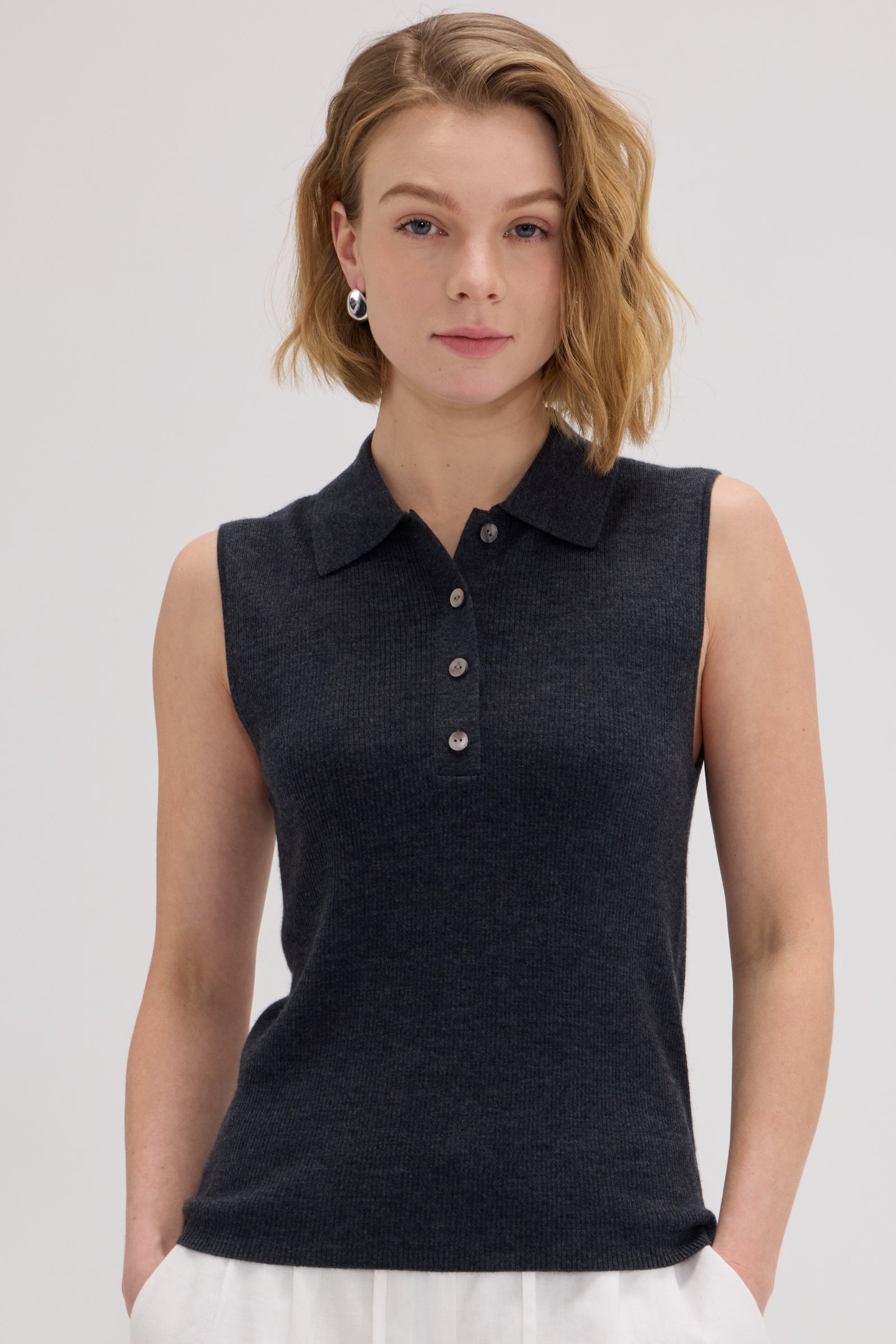 Wool-Cashmere Sleeveless Polo Knit Top - SOLOVA MOVE