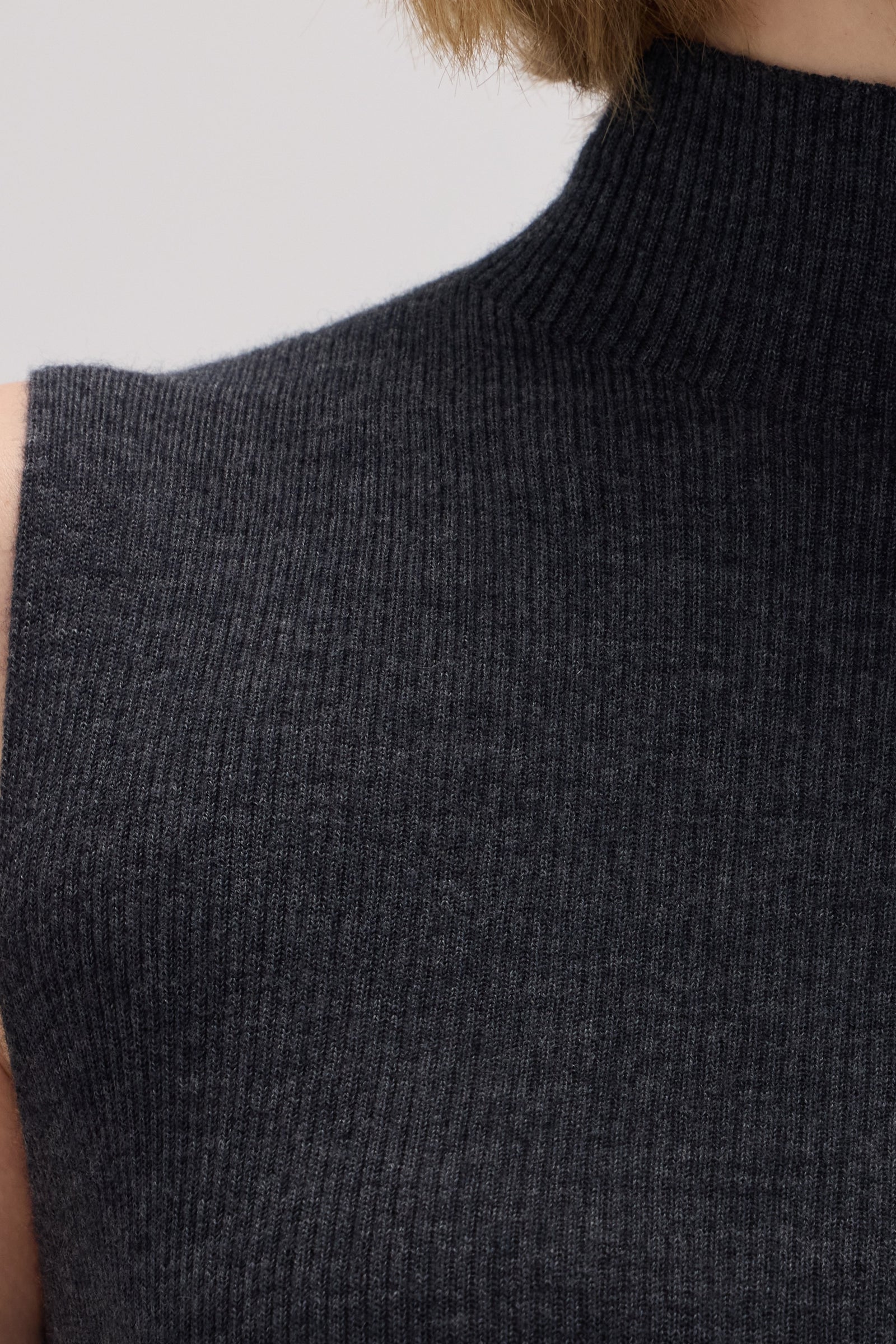 Gina Cashmere Blend Vest-Top - SOLOVA MOVE