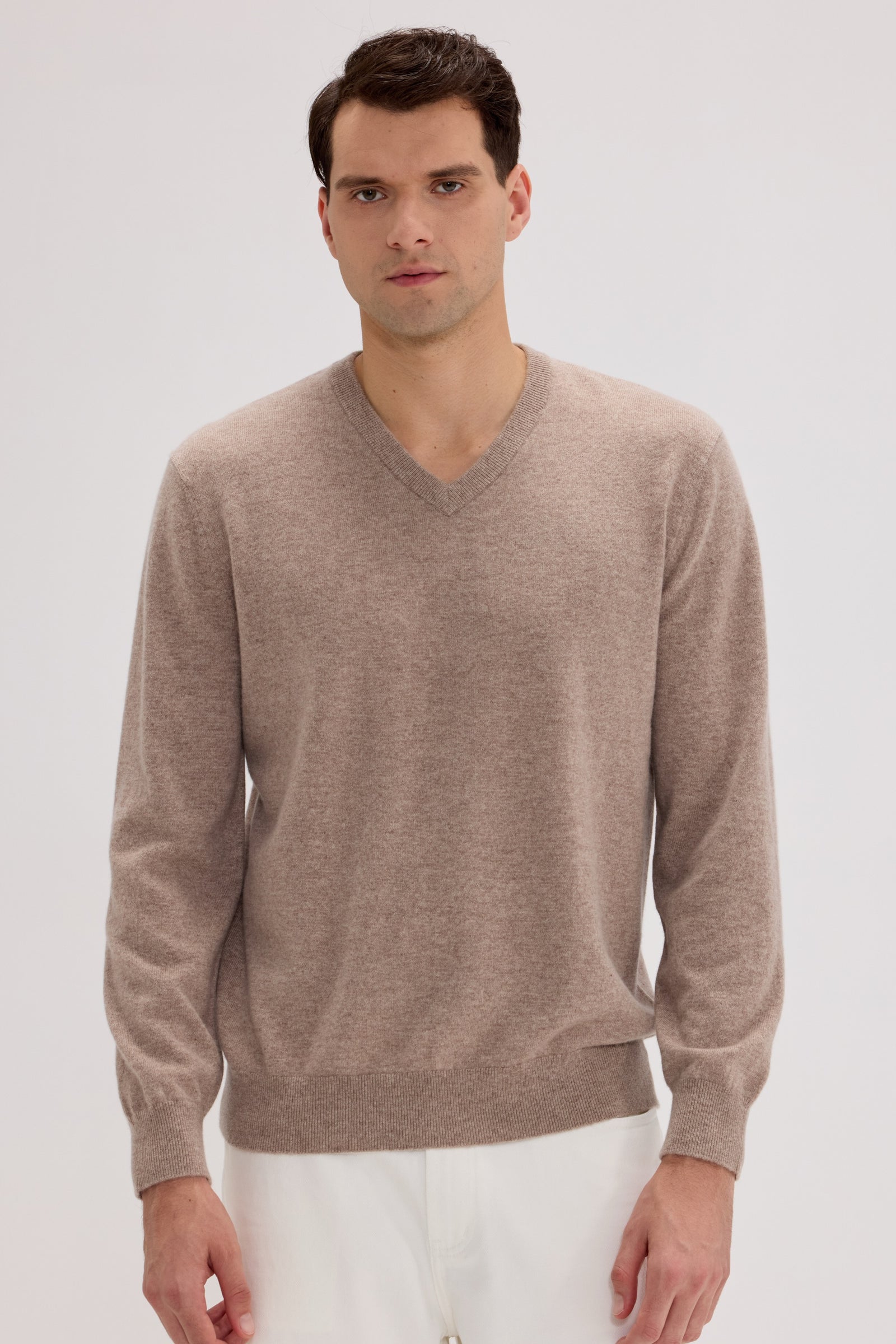Men's Cashmere V Neck Sweater - SOLOVA MOVE