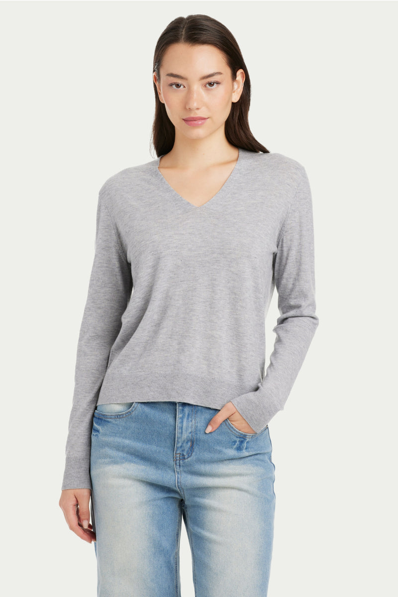 Hanna V Neck Cashmere Sweater - SOLOVA MOVE