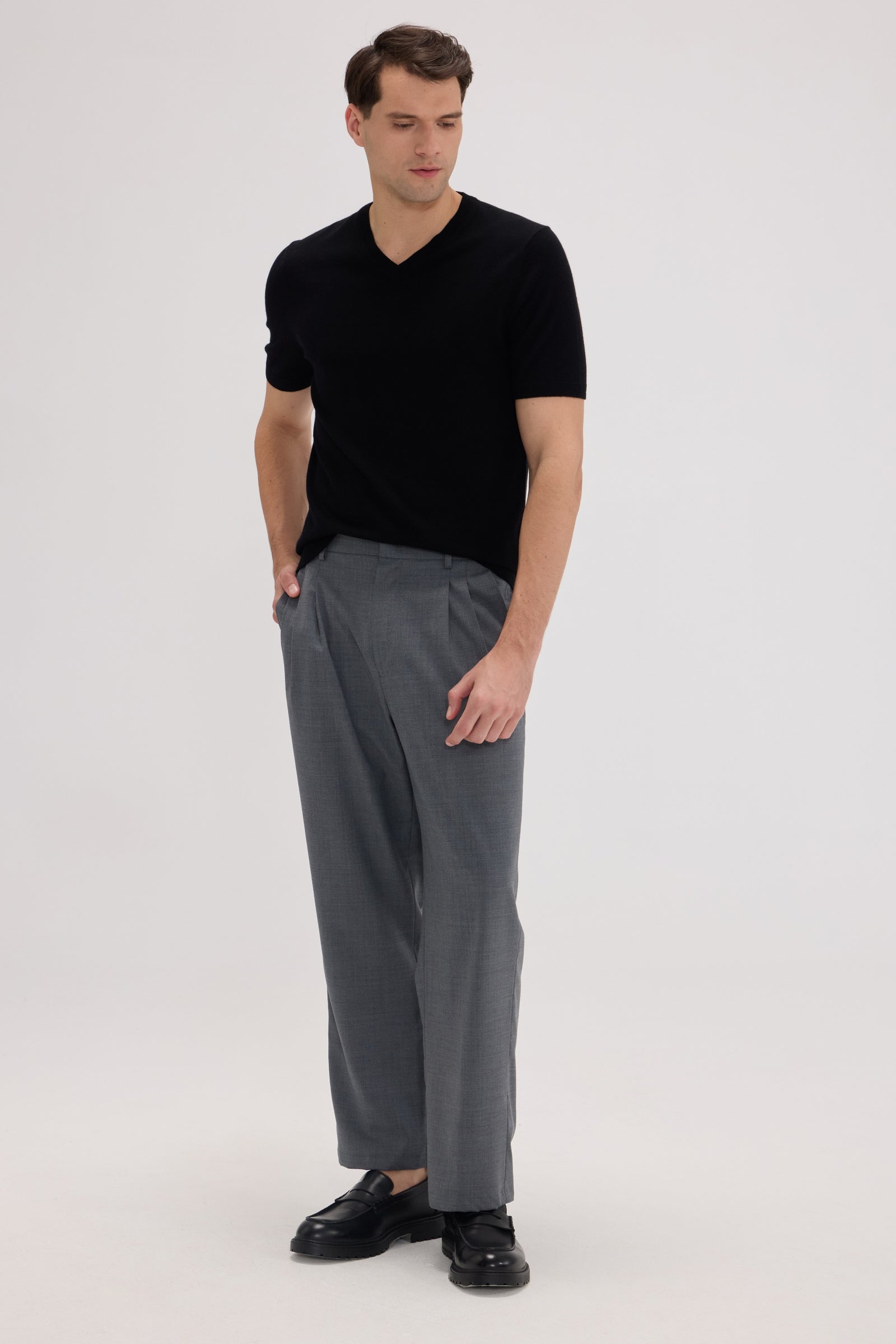 Men’s Wool-Cashmere V-Neck T-Shirt - SOLOVA MOVE