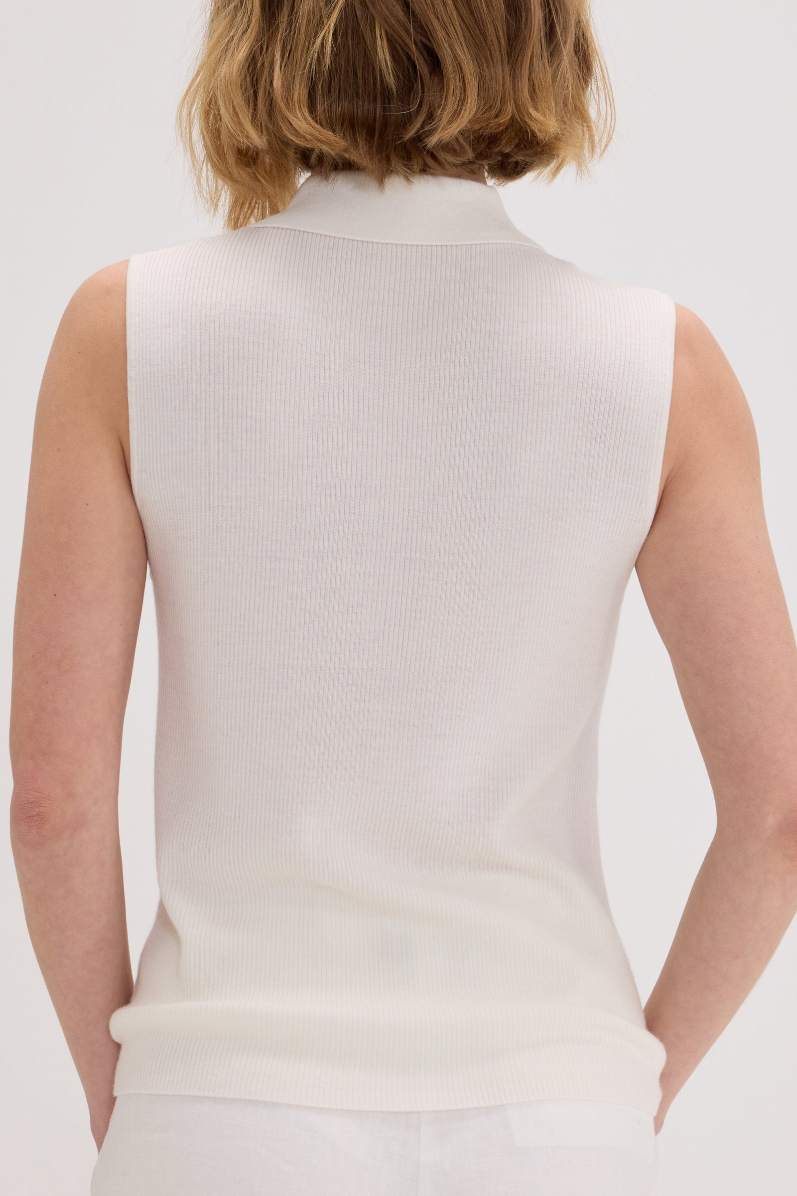 Wool-Cashmere Sleeveless Polo Knit Top - SOLOVA MOVE